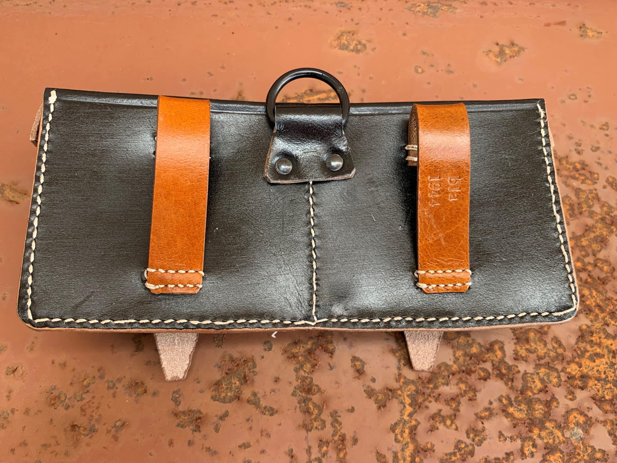 Paire Cartouchières / Porte Chargeur G43 Cuir - Tireur Elite - Luft Waffen 3 cartouchieres-cuir-noir-tireur-elite-repro-luft-waffen-wh-normandie-44.jpg (2)