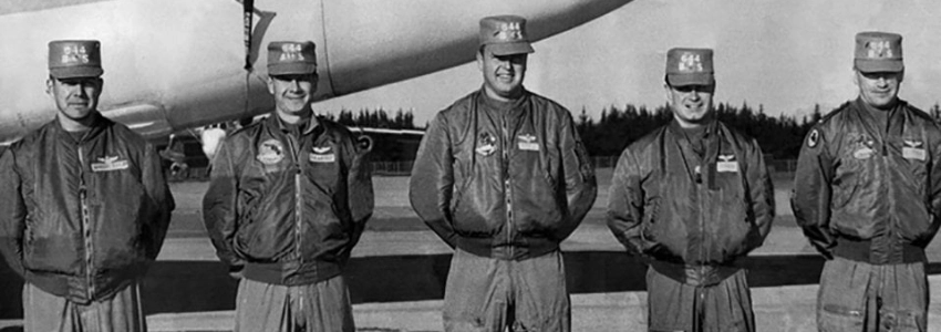 Pilotes US avec Bombers MA1 Pilotes US avec Bombers MA1