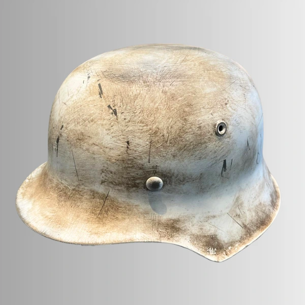 Stahlhelm M42 WH/SS – Camouflage Hiver – Vieillissement WW2 3 Stahlhelm M42 WH/SS – Camouflage Hiver – Vieillissement WW2 – Image 3