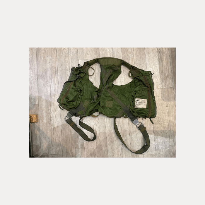 Gilet de survie pilote Armée de l’Air française – AERAZUR (1999) 4 Gilet-de-survie-pilote-Armée-de-l’Air-française – AERAZUR-(1999)